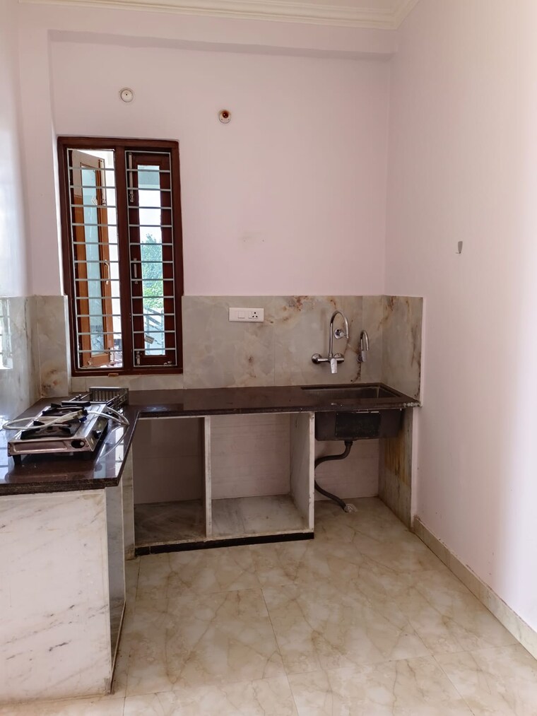 Kitchen, vineet khand Pg For Boys & Girls In Vineet Khand 9612306