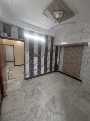 Room in 2 BHK Builder Floor at Vasundhara Sector 2 – for Rent