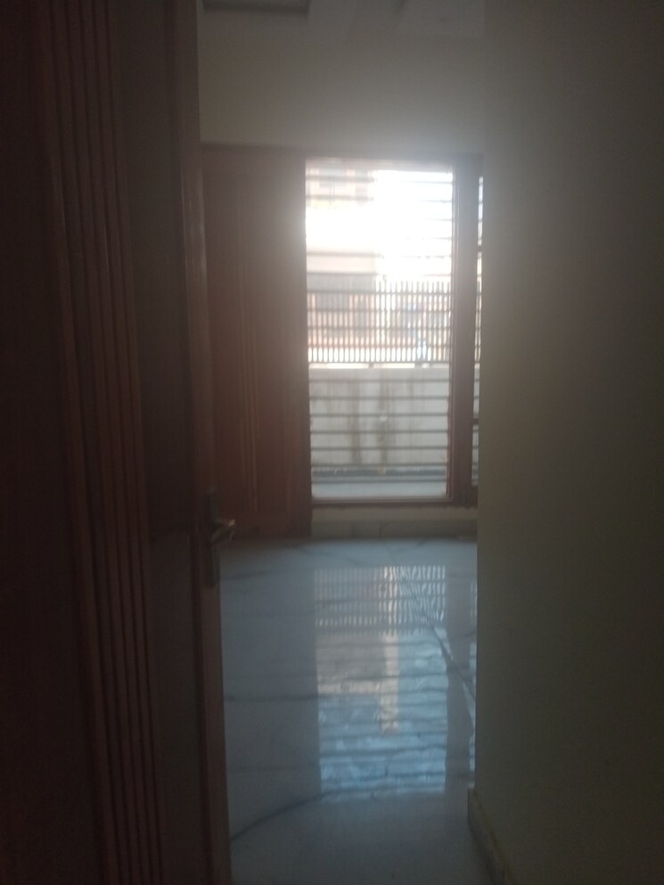 Room, patiala road 5 Bedroom 180 Sq.Yd. Independent House In Patiala Road Zirakpur 9612344