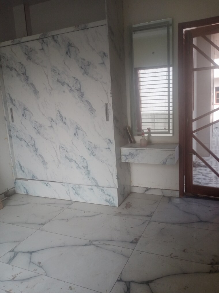 Room, patiala road 5 Bedroom 180 Sq.Yd. Independent House In Patiala Road Zirakpur 9612344