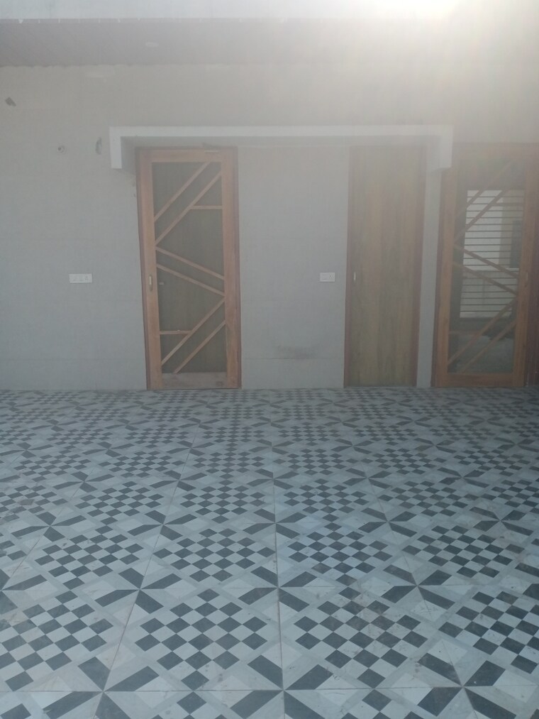 Bedroom, patiala road 5 Bedroom 180 Sq.Yd. Independent House In Patiala Road Zirakpur 9612344