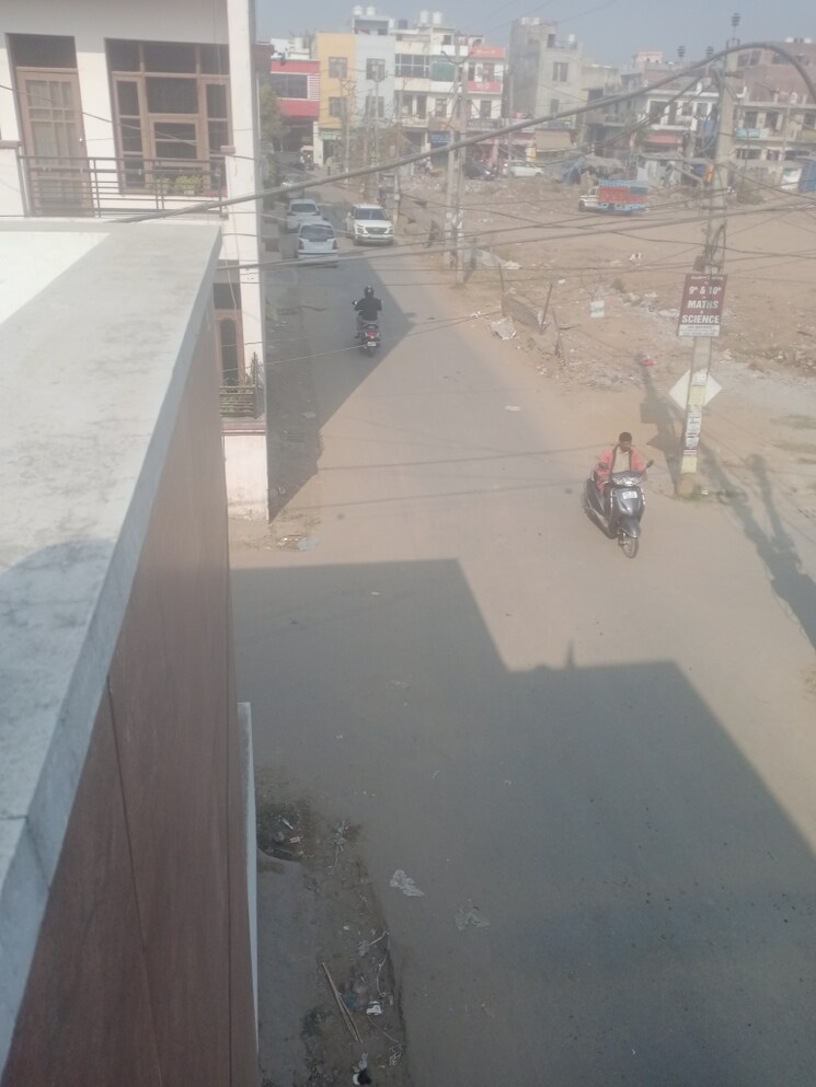 Balcony, patiala road 5 Bedroom 180 Sq.Yd. Independent House In Patiala Road Zirakpur 9612344