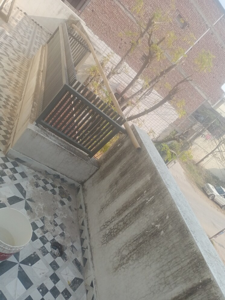 Balcony, patiala road 5 Bedroom 180 Sq.Yd. Independent House In Patiala Road Zirakpur 9612344