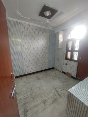 Room in 3 BHK Builder Floor at Vasundhara Sector 3 – for Sale
