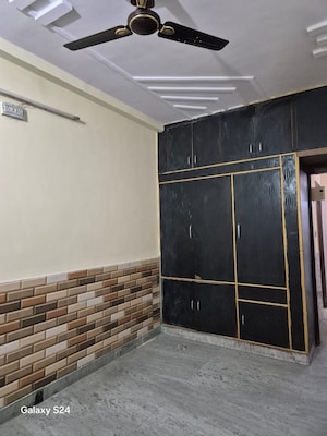 Room in 2 BHK Builder Floor at Vasundhara Sector 1 – for Rent