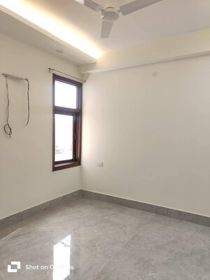 Room in 2 BHK Builder Floor at Saket – for Rent