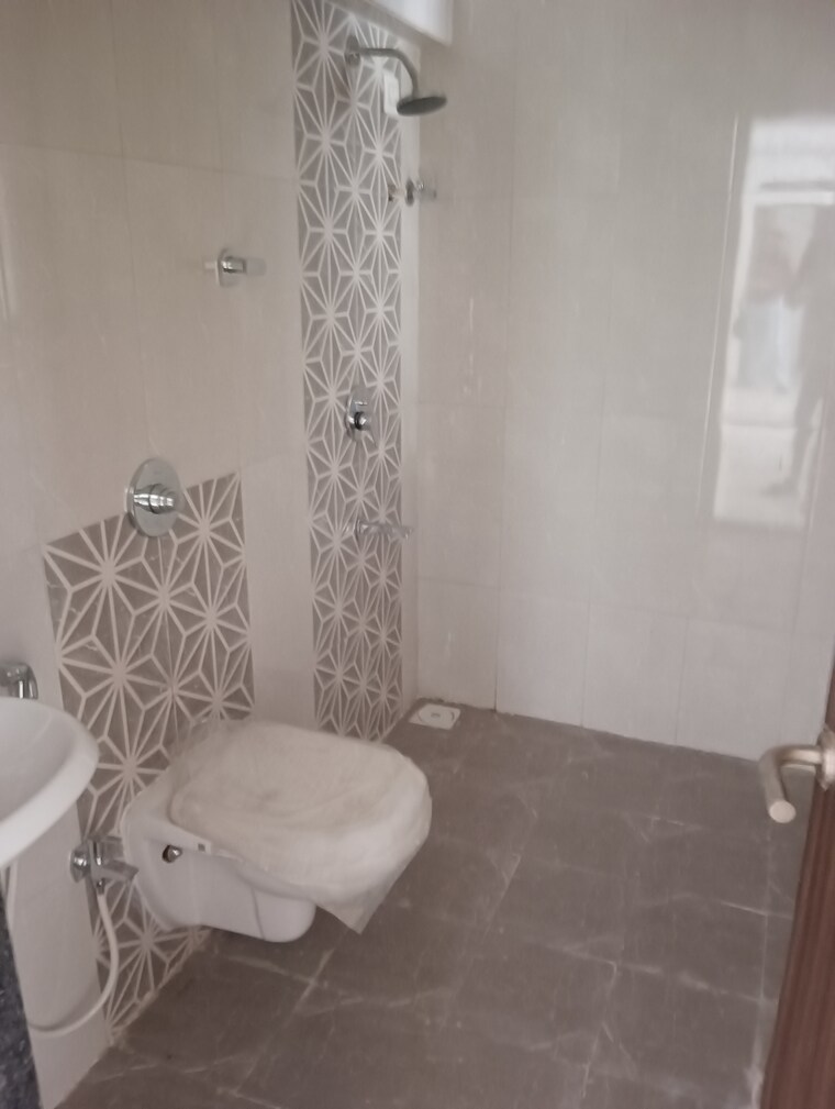 Bathroom, mutha-sai-nirvana 3 Bedroom 1200 Sq.Ft. Apartment In Shahad Thane 9612393