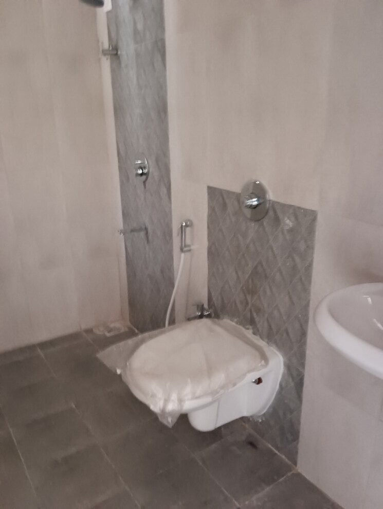 Bathroom, mutha-sai-nirvana 3 Bedroom 1200 Sq.Ft. Apartment In Shahad Thane 9612393