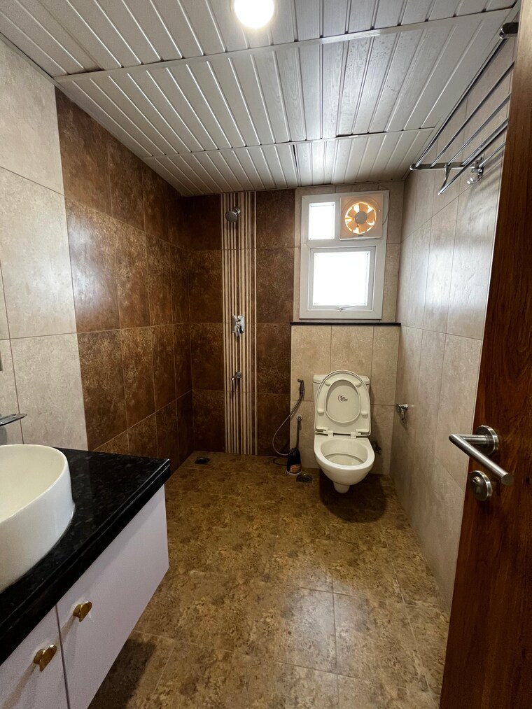 Bathroom, prestige-tranquil 3 Bedroom 1764 Sq.Ft. Apartment In Kokapet Hyderabad 9612657