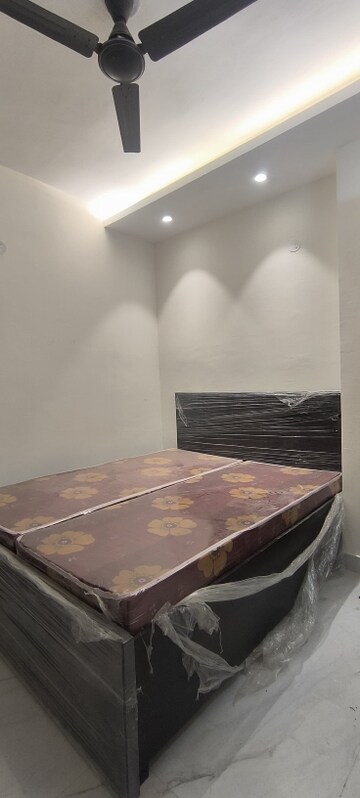 Bedroom in 1 BHK Builder Floor at Ansal Royale Casa, Sector 55 – for Rent