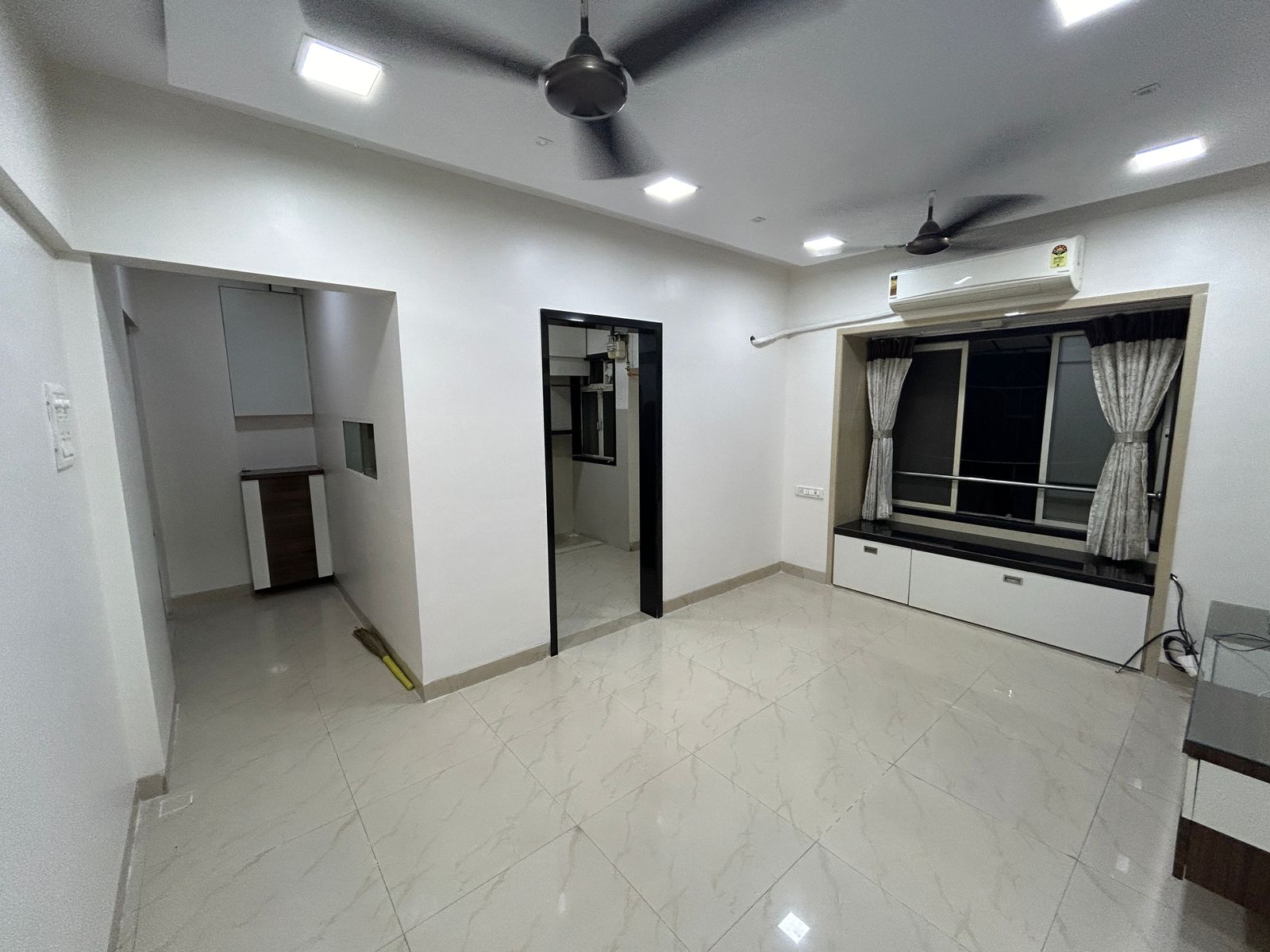 Rental 1 RK 300 Sq.Ft. Apartment in Shree Swami Krupa Annapurna Niwas ...