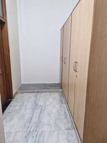 Room in 3 BHK Builder Floor at RWA Apartments Sector 50, Sector 50 – for Rent