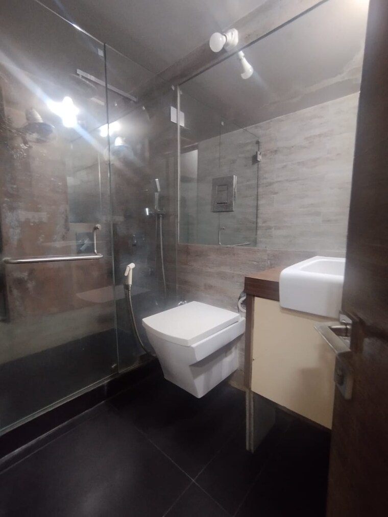 Bathroom, shivaji-nivas 2 Bedroom 750 Sq.Ft. Apartment In Dadar West Mumbai 9612518