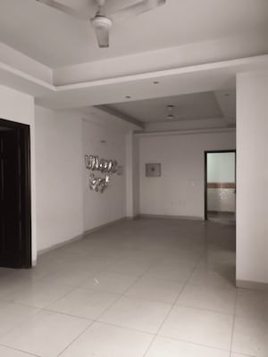 Room in 3.5 BHK Apartment at SG Shikhar Height, Siddharth Vihar – for Rent
