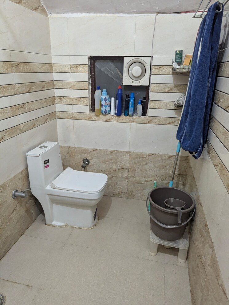 Bathroom, rwa-residential-society-sector-46 1 Bedroom 500 Sq.Ft. Builder Floor In Sector 46 Gurgaon 9612666