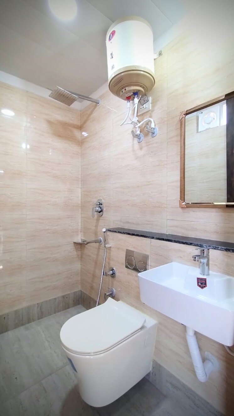 Bathroom, rwa-residential-society-sector-46 1 Bedroom 500 Sq.Ft. Builder Floor In Sector 46 Gurgaon 9612666
