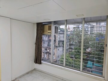 Room in 3 BHK Apartment at Malabar Hill – for Rent