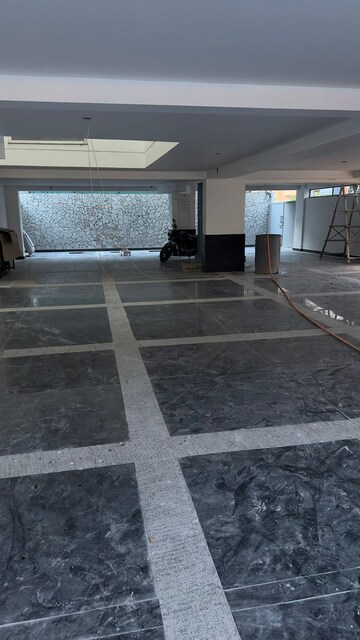 Parking in 3 BHK Builder Floor at Sector 6 – for Sale