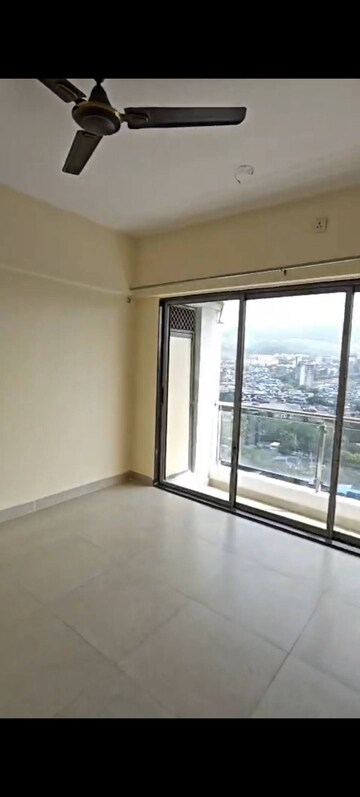 Room in 1 BHK Apartment at Conwood Astoria, Goregaon East – for Rent