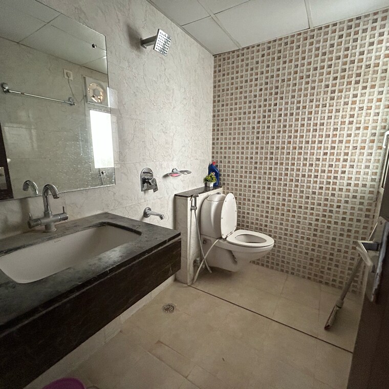 Bathroom, eldeco-accolade 3 Bedroom 2122 Sq.Ft. Apartment In Saini Colony Gurgaon 9612823