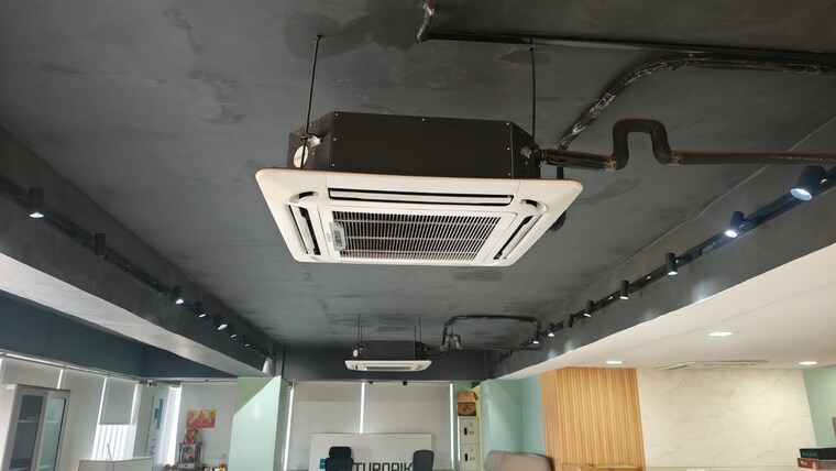 undefined, vip road Commercial Office Space 1950 Sq.Ft. In Vip Road Raipur 9612866