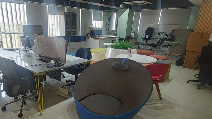 Team Area, vip road Commercial Office Space 1950 Sq.Ft. In Vip Road Raipur 9612866