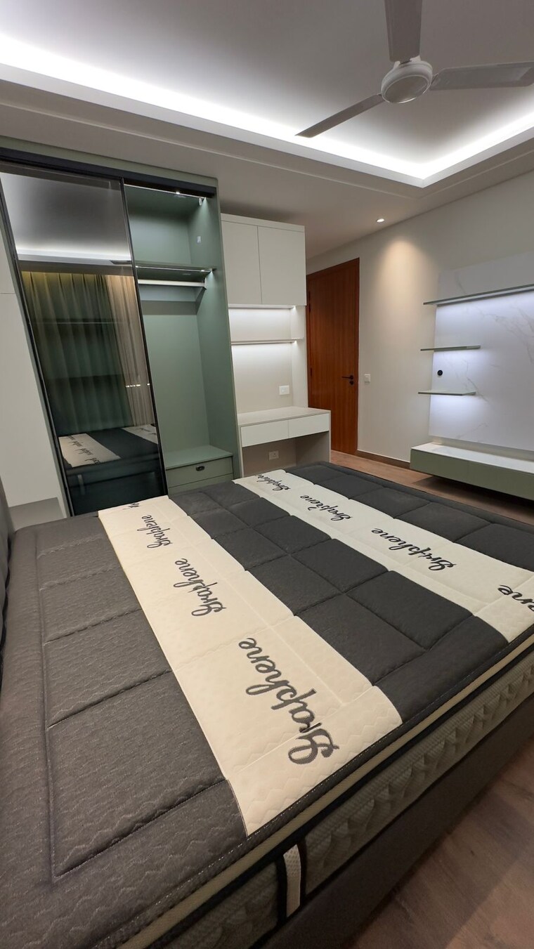 Bedroom, sector 17 4 Bedroom 500 Sq.Yd. Independent House In Sector 17 Panchkula 9587995