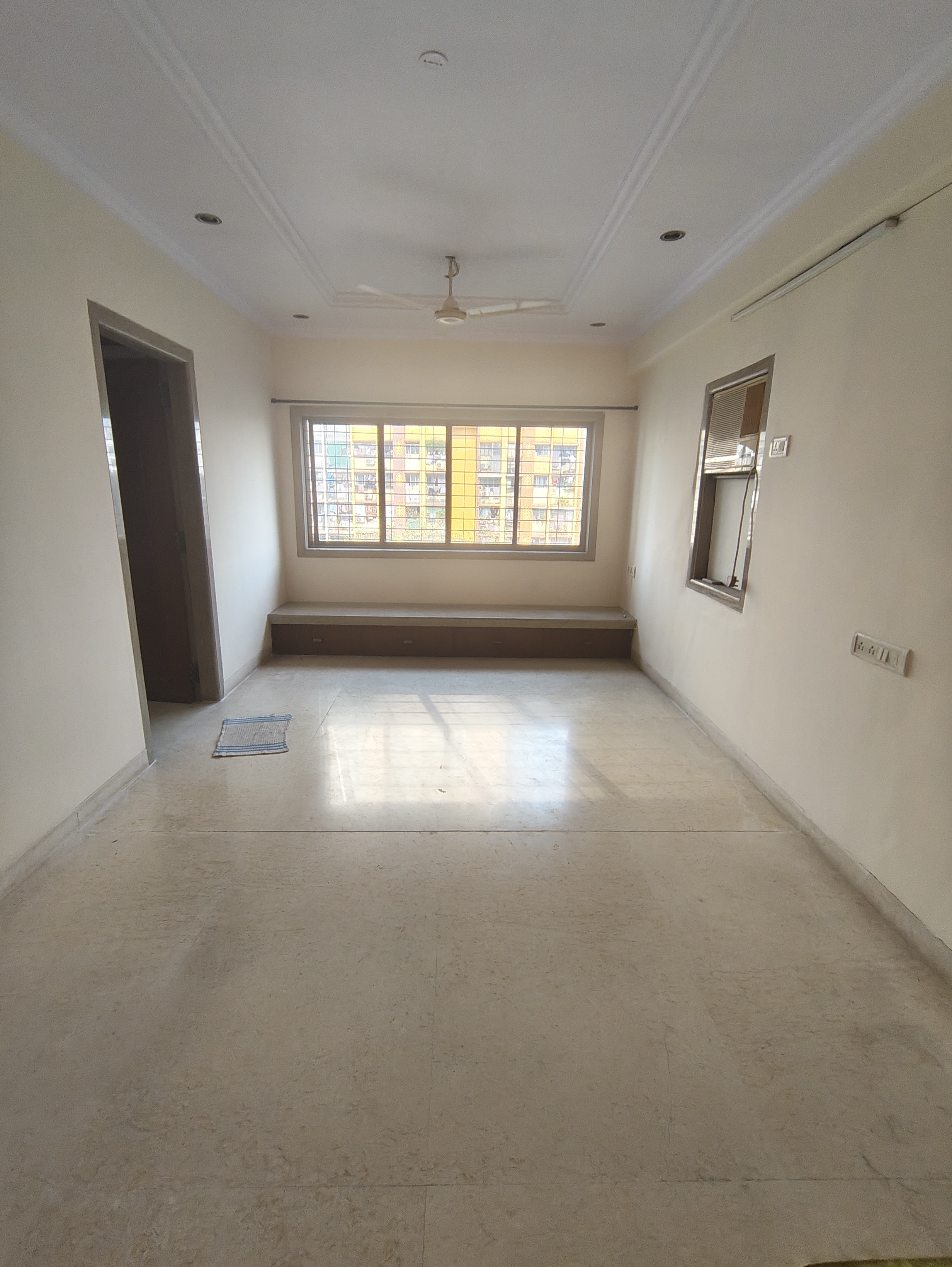 2 BHK + Extra Room 1050 Sq.Ft. Apartment in Star CHS Prabhadevi