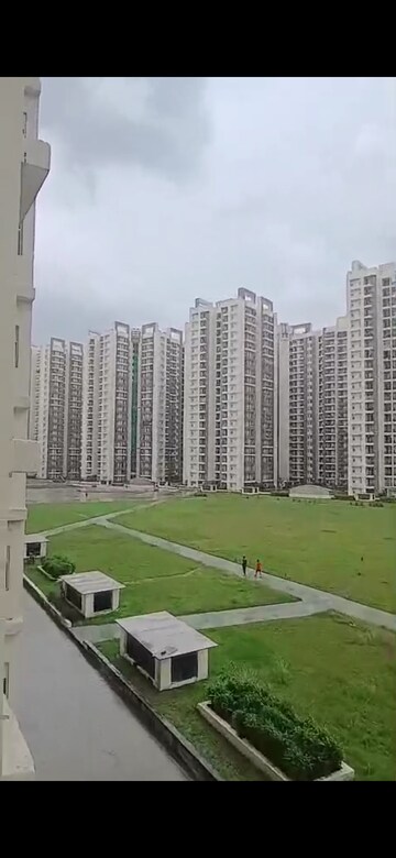 2.5 BHK Apartment – Exterior View View at Amrapali Golf Homes, Sector 4 Greater Noida - for Sale