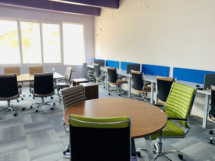 Showroom For Sale in Camac Street