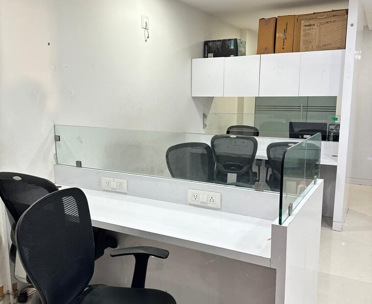 Team Area, camac street Commercial Showroom 1701 Sq.Ft. In Camac Street Kolkata 9613012