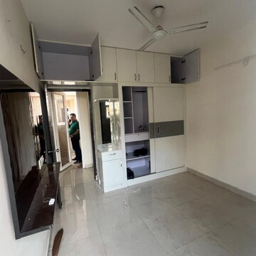 Room in 2 BHK Apartment at Signature The Serenas, Sohna Sector 33 – for Rent