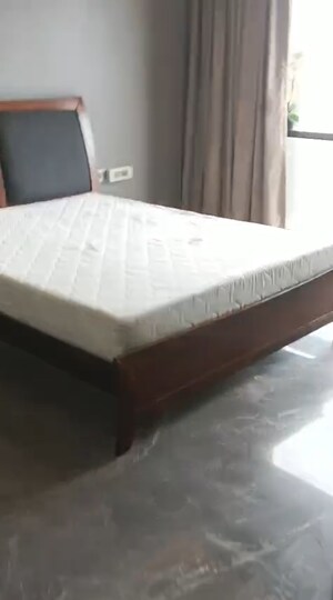 Room in 4 BHK Apartment at Lodha Trump Tower, Worli – for Rent