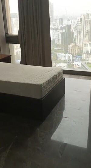 Room in 4 BHK Apartment at Lodha Trump Tower, Worli – for Rent