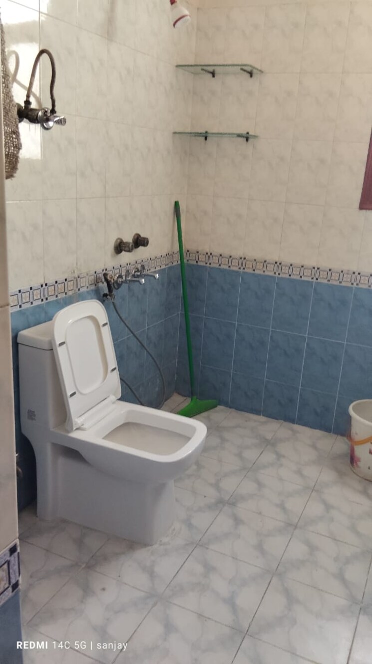 Bathroom, shubhkamna-advert-apartments 2 Bedroom 1120 Sq.Ft. Apartment In Sector 50 Noida 9613178