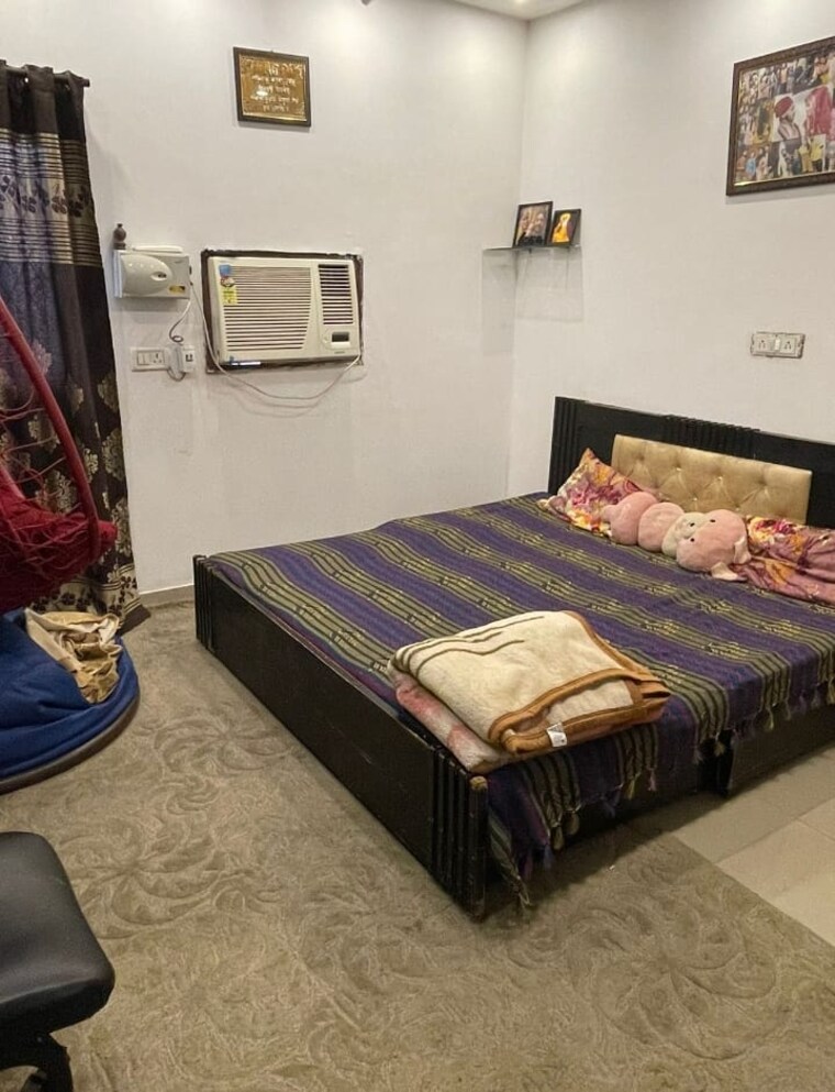 Bedroom, chittaranjan park 4 Bedroom 1440 Sq.Ft. Builder Floor In Chittaranjan Park Delhi 9613214