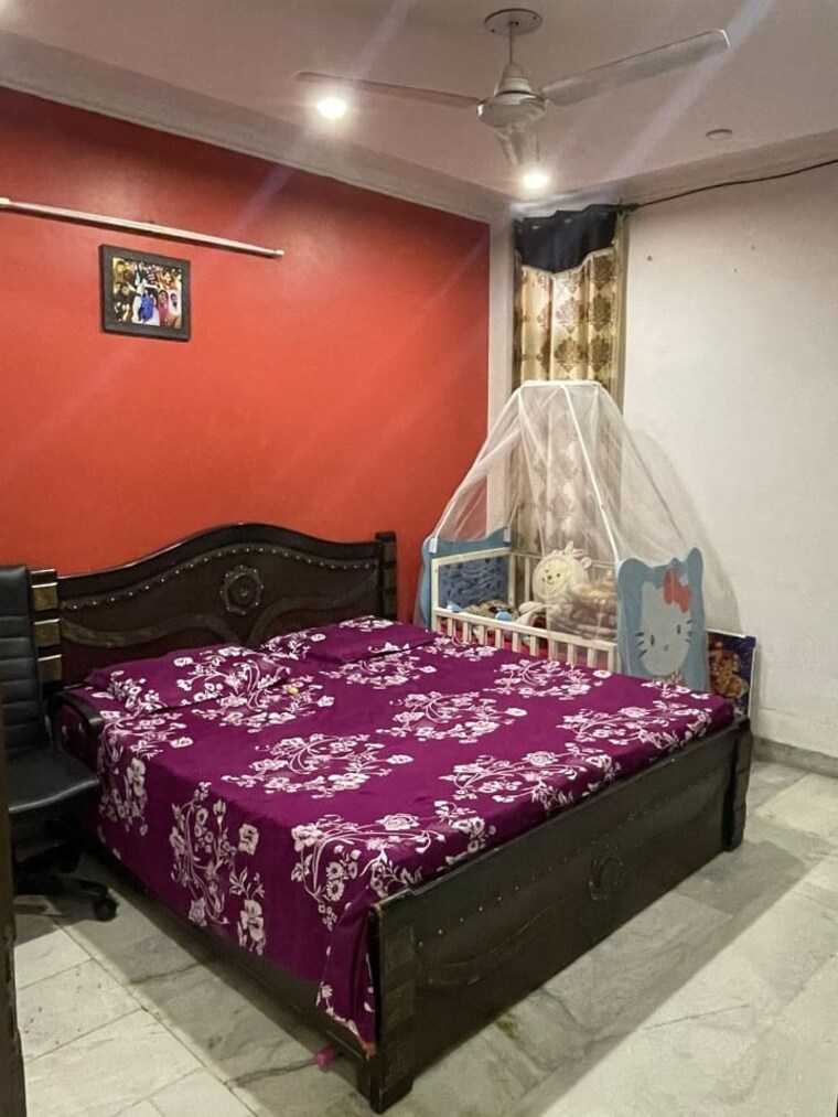 Bedroom, chittaranjan park 4 Bedroom 1440 Sq.Ft. Builder Floor In Chittaranjan Park Delhi 9613214