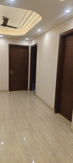 Room in 3 BHK Builder Floor at Sector 57 – for Rent