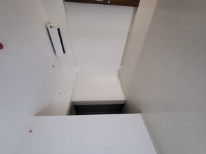 Furnished Amenities in 1 BHK Apartment at Lodha Amara, Kolshet Road – for Rent