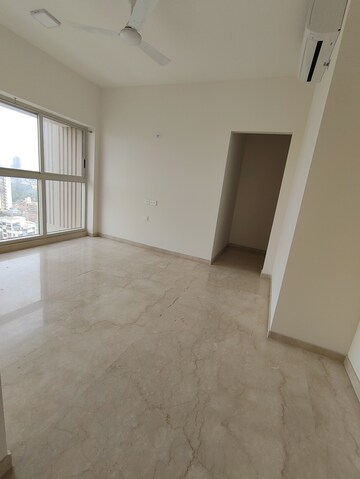 Room in 2 BHK Apartment at Mermit Tower, Lower Parel – for Rent