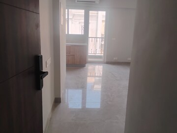 Room in 2 BHK Apartment at Signature Global City 81, Sector 81 – for Sale