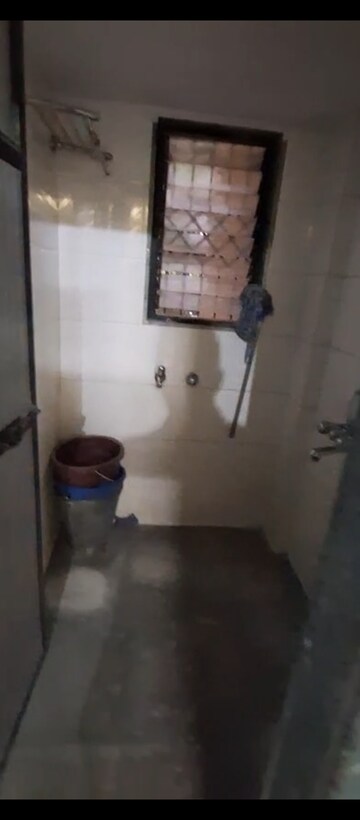 Bathroom in 1 BHK Apartment at Dombivli East – for Rent