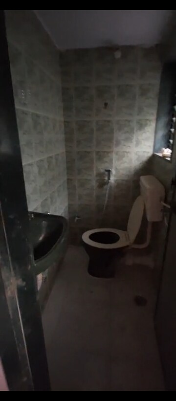 Bathroom in 1 BHK Apartment at Dombivli East – for Rent