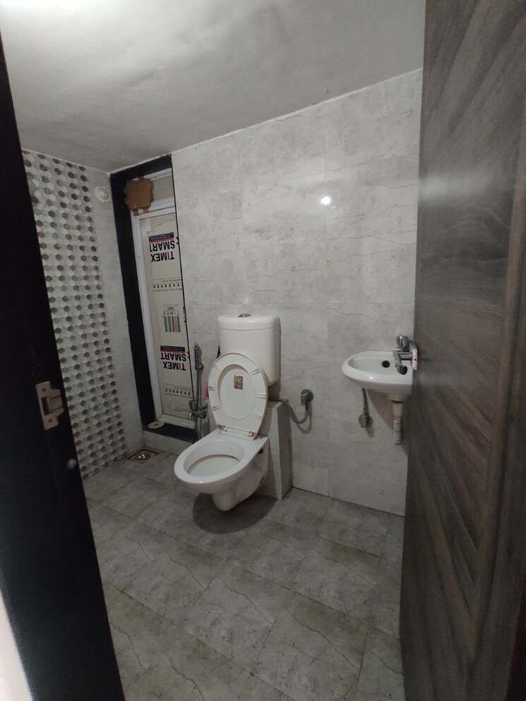Bathroom, mira road east 1 Bedroom 620 Sq.Ft. Apartment In Mira Road East Thane 9613295