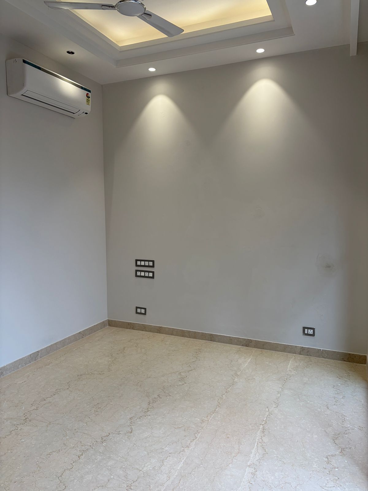 3 BHK + Servant Room Builder Floor For Rent in East Of Kailash