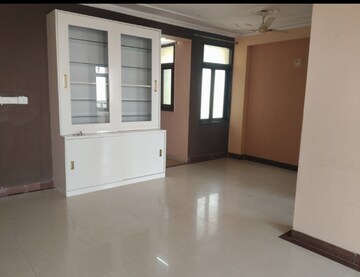 Room in 3 BHK Apartment at Sector 21c – for Rent