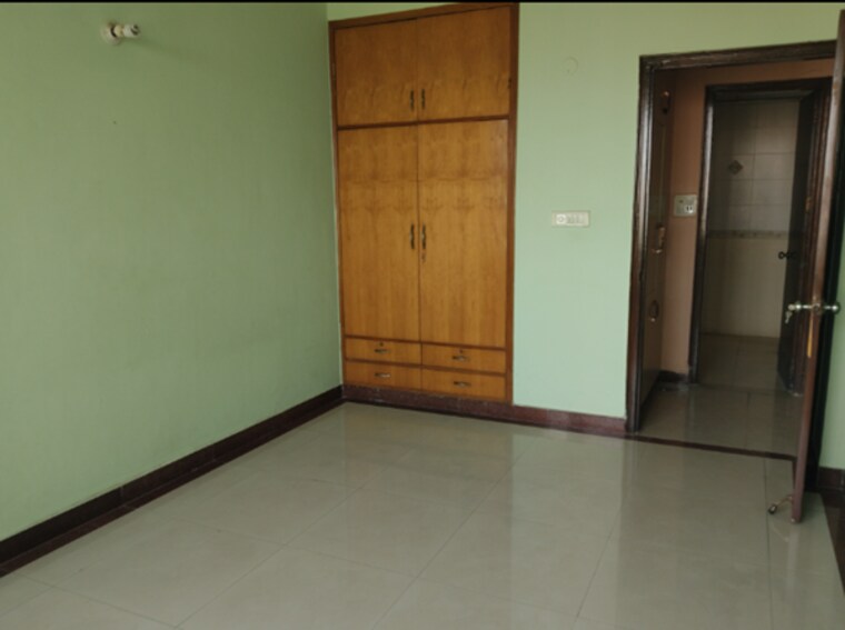Room, sector 21c 3 Bedroom 1450 Sq.Ft. Apartment In Sector 21c Faridabad 9613282