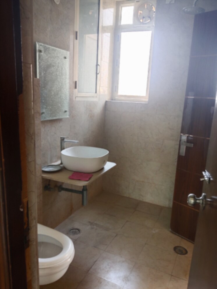 Bathroom, sector 21c 3 Bedroom 1450 Sq.Ft. Apartment In Sector 21c Faridabad 9613282