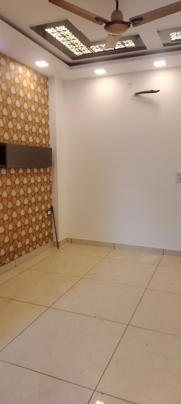 Room, janakpuri 2 Bedroom 700 Sq.Ft. Builder Floor In Janakpuri Delhi 9613508