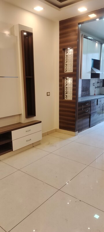  2 BHK Builder Floor at Janakpuri – for Sale